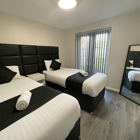 Hosted By Ryan - 2 Bedroom Apartment Liverpool Bagian luar foto